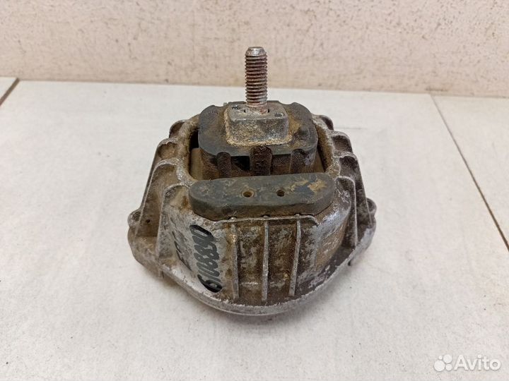 Подушка двигателя 22116768800