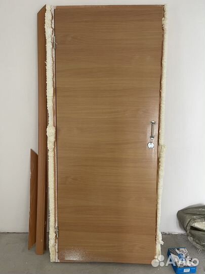 Дверь входная и межкомнатные из новостройки