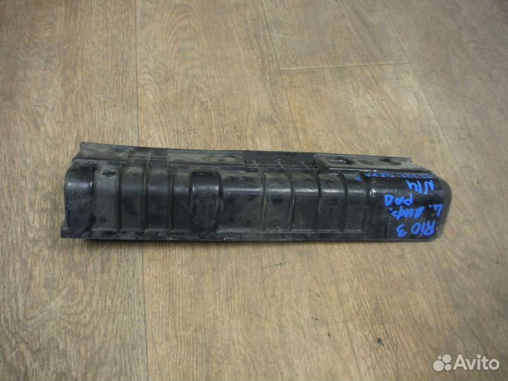 Дефлектор радиатора левый №14 KIA Rio 3 2014