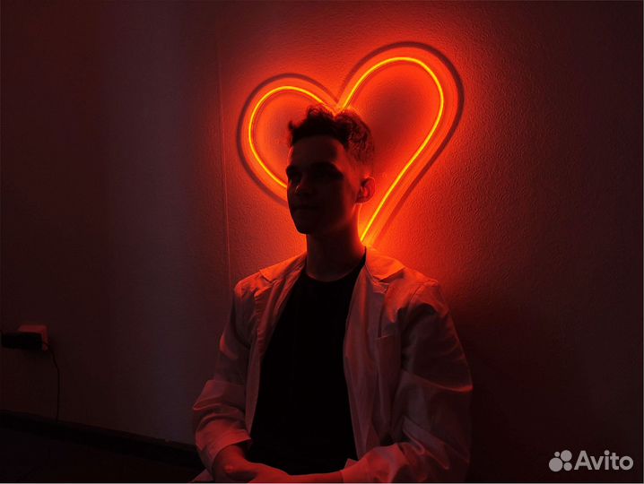 Неоновая вывеска