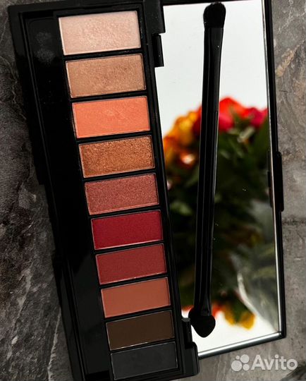 Палетка теней для век Mary Kay