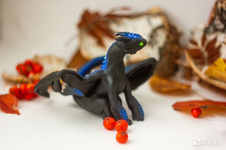 Фигурка ночной фурии из «как приручить дракона»