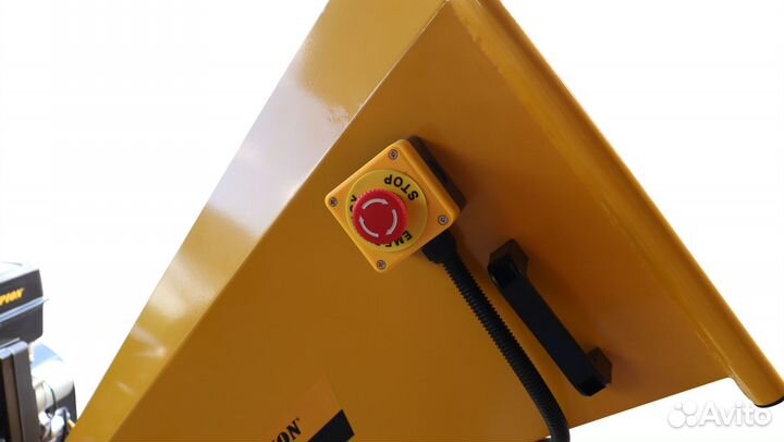 Измельчитель-шредер бензиновый Champion CH1211E