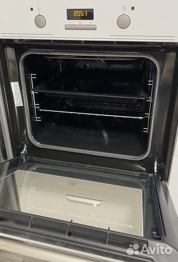 Встраиваемый духовой шкаф electrolux