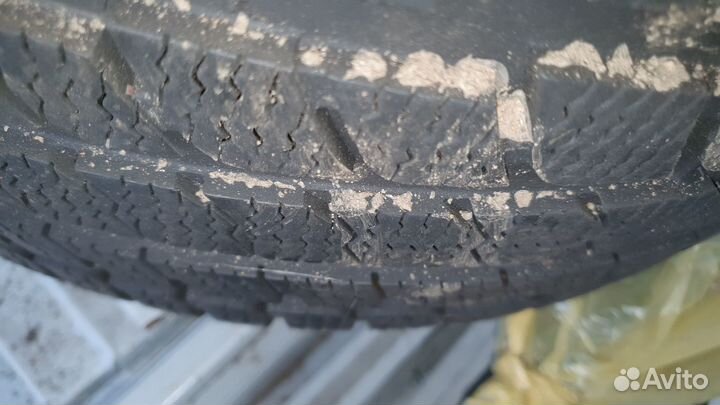 Kumho I'Zen KW27 235/45 R17