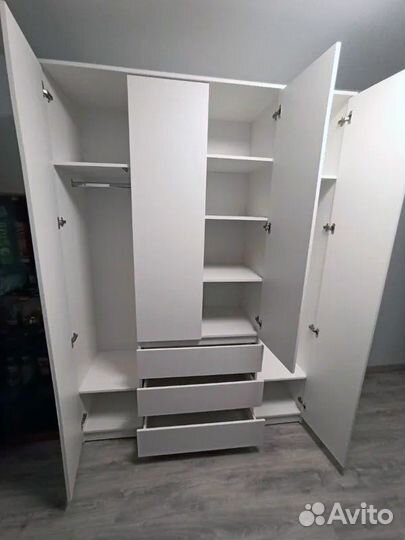 Шкаф белый распашной + 3 ящика 1600