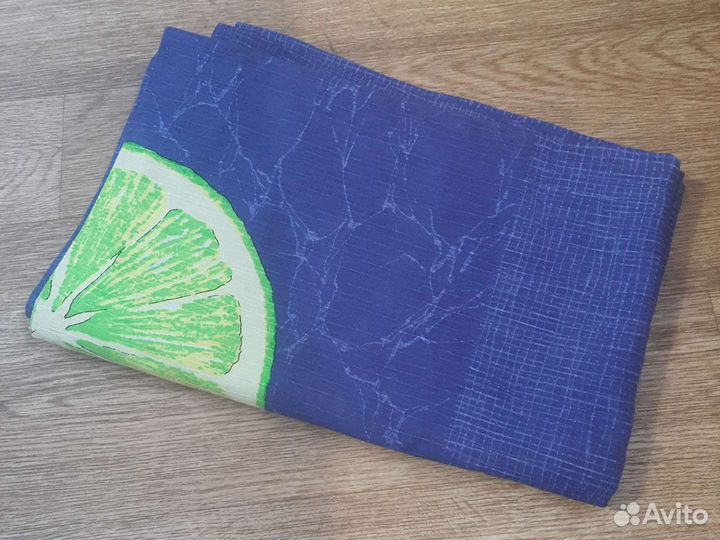 Синяя скатерть на стол