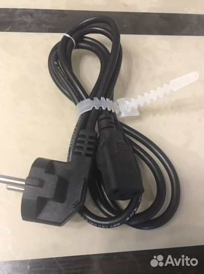 Кабель для компьютера