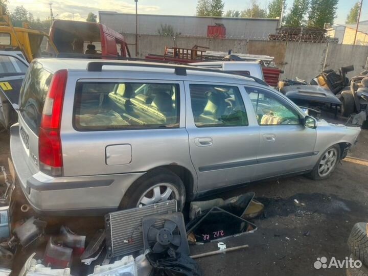 Вольво в70 в разбор, на запчасти Volvo V70 2002