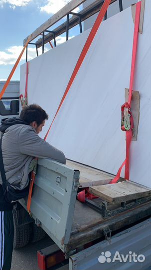 Газель перевозка на пирамиде Катюша мрамор Стекло