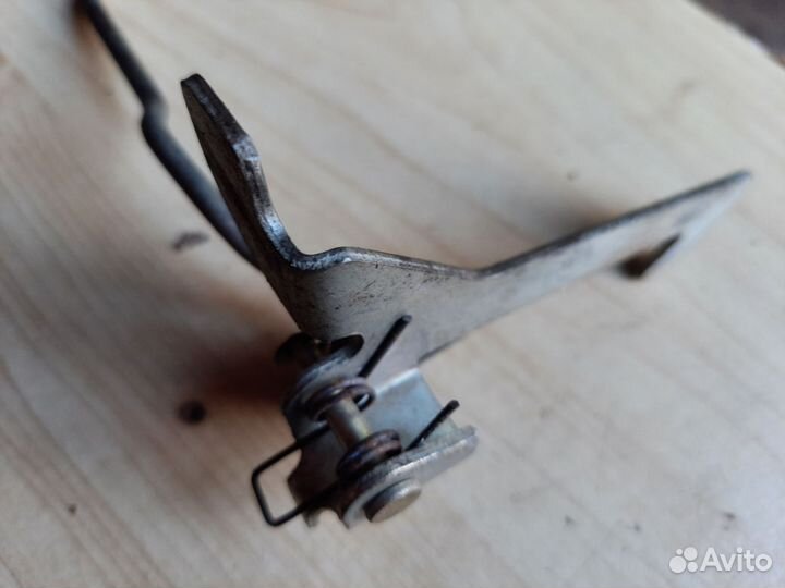 Защелка для капота 2109