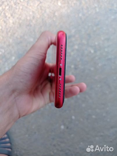 Телефон iPhone 11