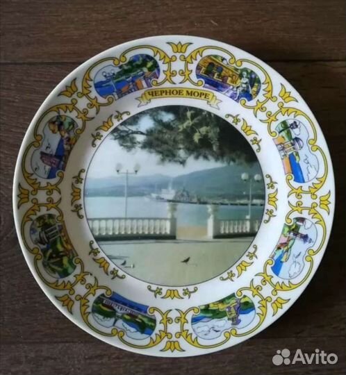 Тарелки декоративные (разные)