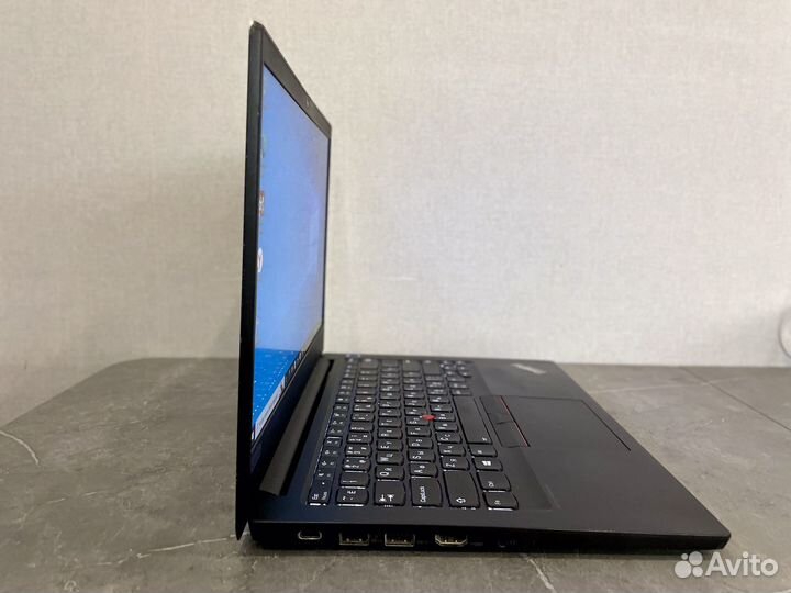 Lenovo ThinkPad E14/i5-10210u/256Gb/8Gb