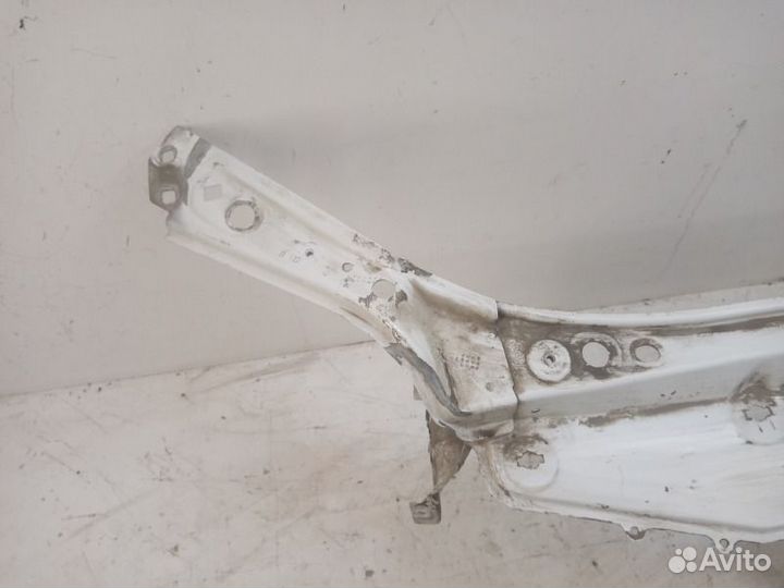 Панель передняя (телевизор) передний Renault Logan