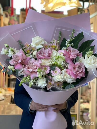 Букеты и цветы с доставкой. Букет гигант