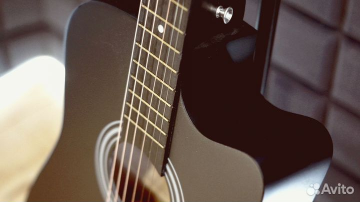 Акустическая гитара