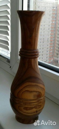 Ваза резная деревянная