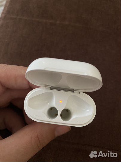 Кейс для airpods 2 и правый наушник