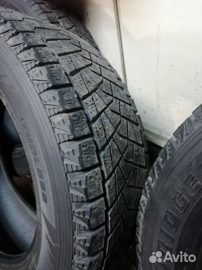 Bridgestone Blizzak DM-V2 235/60 R16