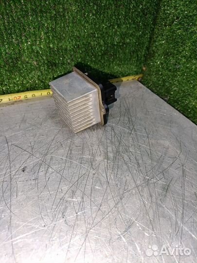 Резистор отопителя Suzuki Grand Vitara 2 2007 M16A