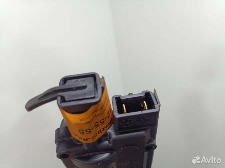 Активатор лючка бензобака Renault Fluence 1.6 2012