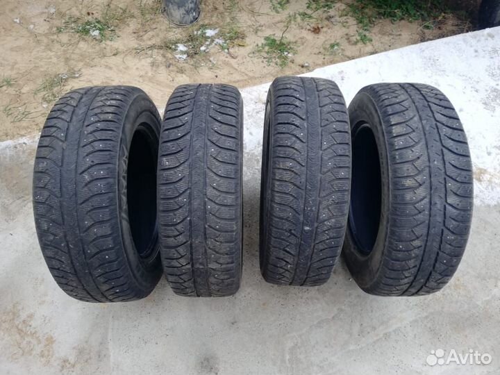 Bridgestone Ice Cruiser 7000 235/65 R17