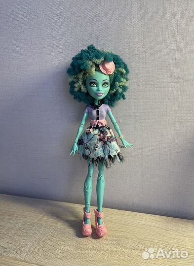 Кукла Monster High Хани Свомп