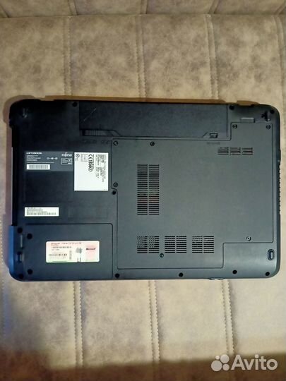 Ноутбук Fujitsu Lifebook AH531