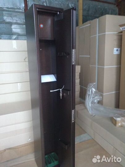 Шкаф оружейный на три ствола