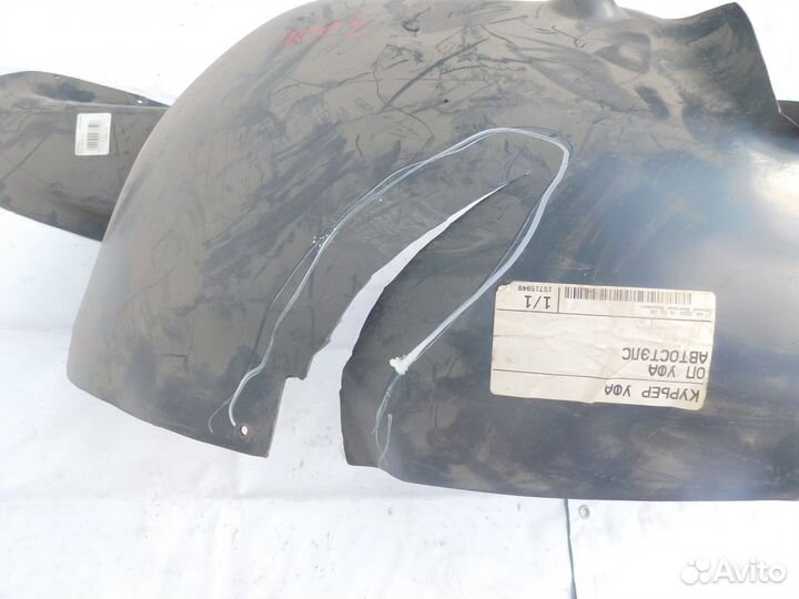 Подкрылок передний левый Volkswagen Touran 03-10
