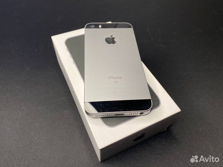 iPhone SE, 32 ГБ