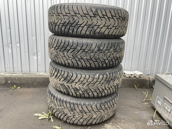 Nokian Tyres Hakkapeliitta 8 215/65 R16