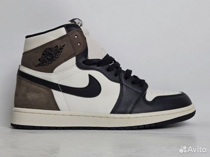 Air Jordan 1 Retro High OG Dark Mocha