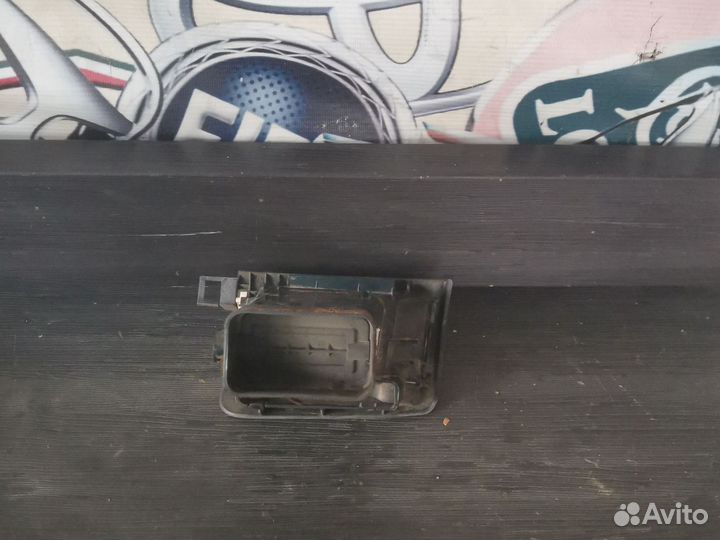 Дефлектор правый Peugeot 407