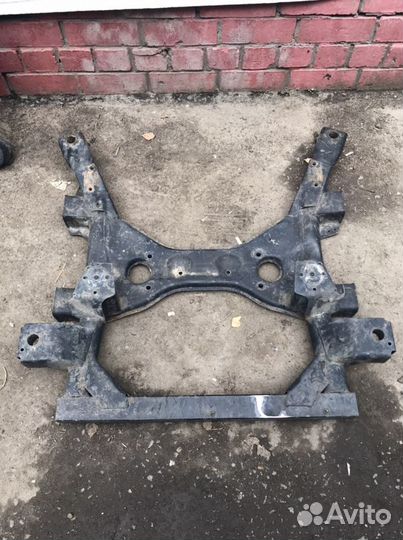 Передний подрамник Mercedes Viano/Vita w639