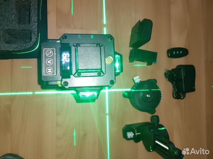 Лазерный уровнь 4D