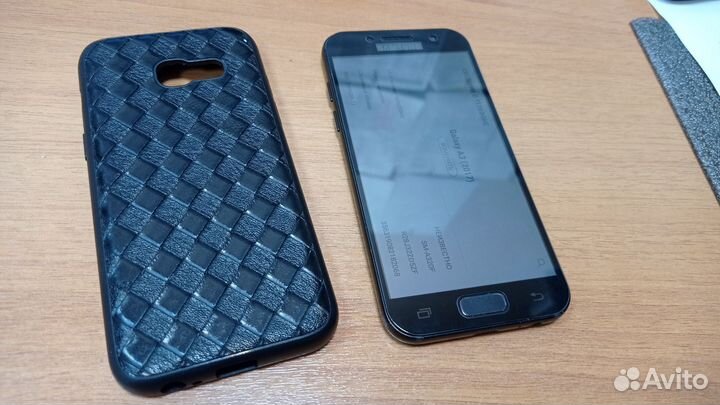 Samsung Galaxy A3 (2017) SM-A320F/DS, 2/16 ГБ