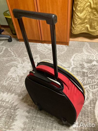 Детский чемодан на колёсиках в виде божьей коровки