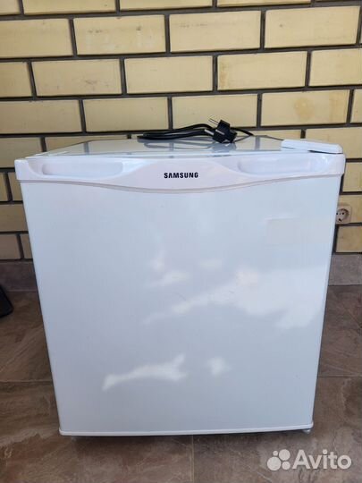 Холодильник маленький