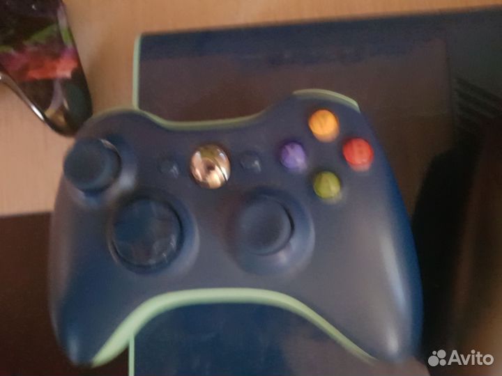 Xbox 360 s + более 50 игр на дисках