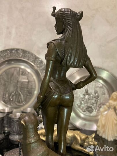Бронзовая Статуэтка 