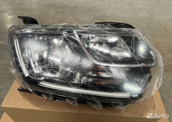 Фара передняя правая на duster II Renault
