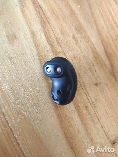 1шт Беспроводные наушники Samsung Galaxy Buds Live