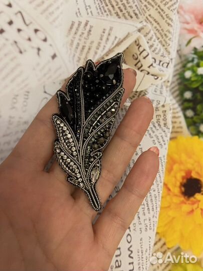 Брошь веточка,перо