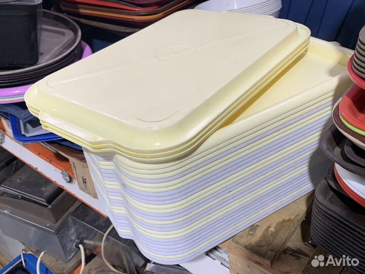 Подносы пластиковые для столовой 490х320 мм