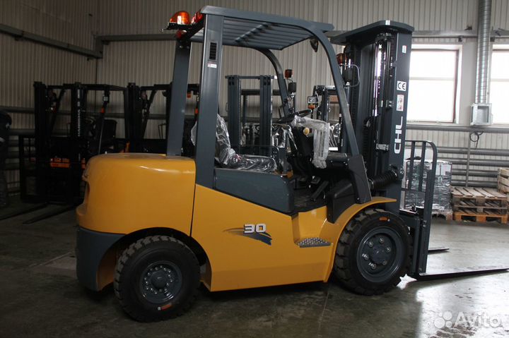 Вилочный погрузчик CHL CPCD30, 2023