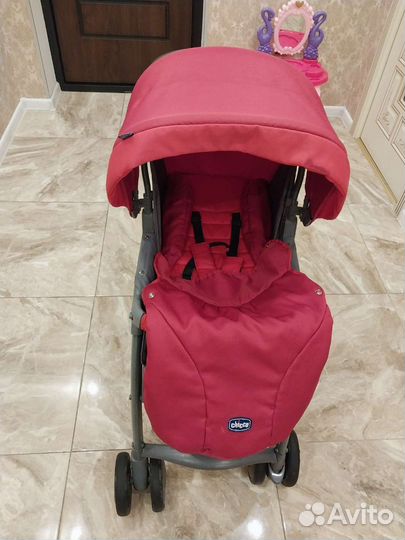 Прогулочная коляска chicco