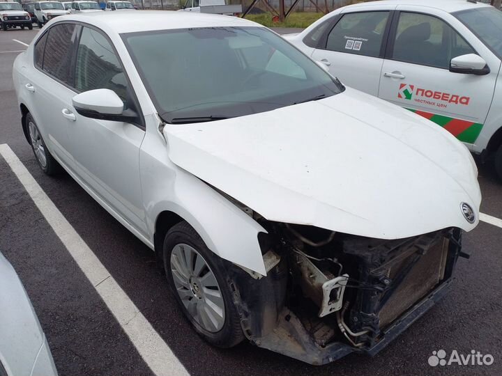 Skoda Octavia 1.4 AMT, 2018, битый, 104 114 км