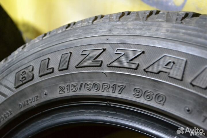 Bridgestone Blizzak DM-Z3 215/60 R17